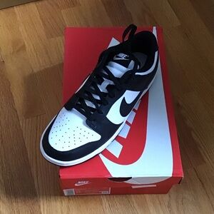 Nike Women's Black and White Sneakers